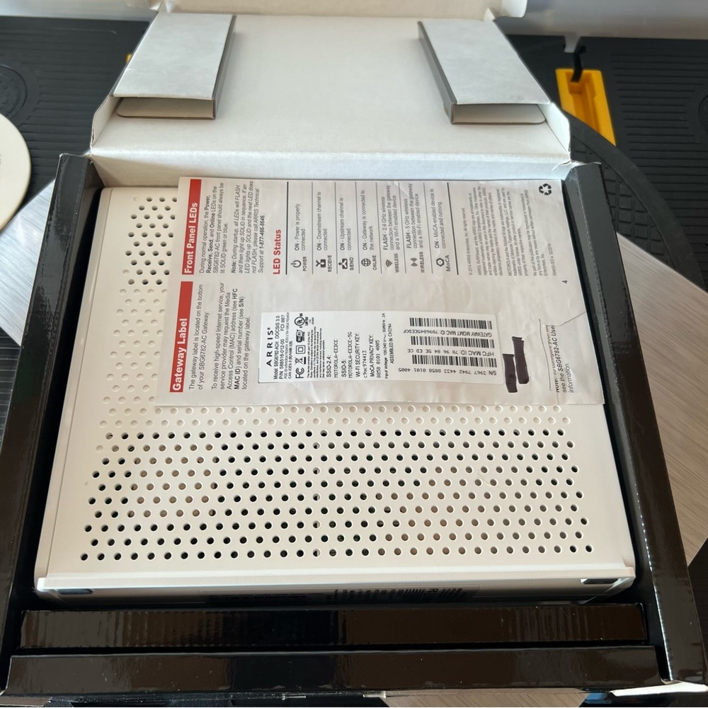 Motorola/Arris
SURFboard® Cable Modem & Wi-Fi® Router
Excellent condition - Picture 11 of 13